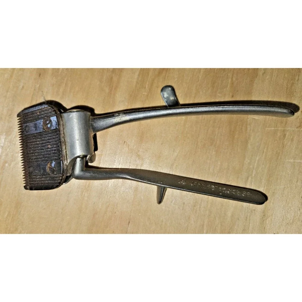 Vintage Oster Model 105 Hand Hair Clippers Antique Barber Tool Made in USA